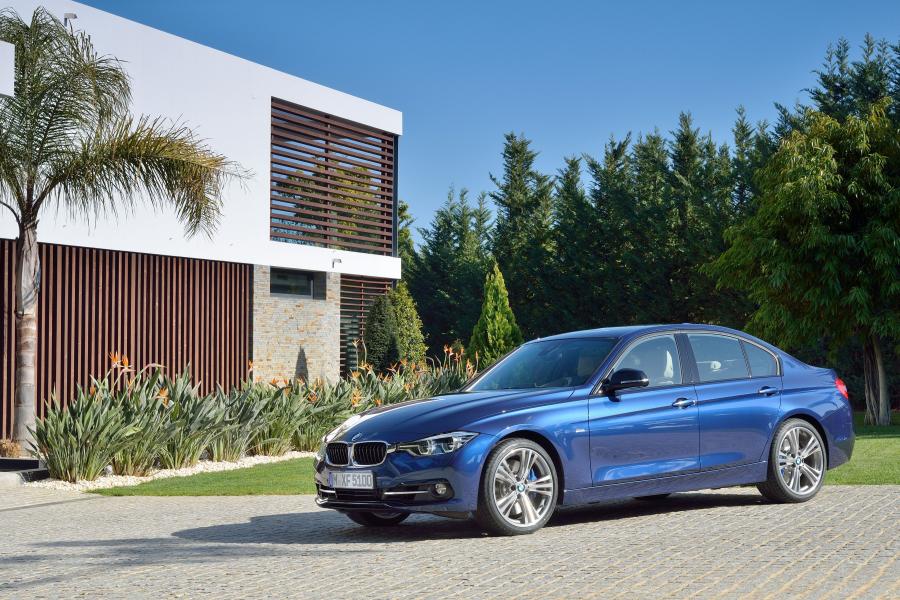  BMW 340i Sport Line 2015 года  (фото 39 из 47)